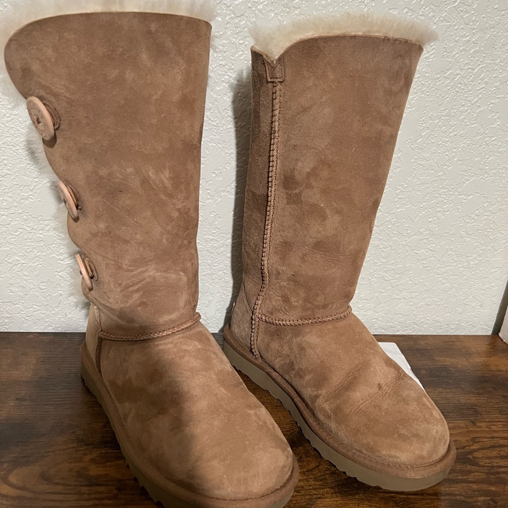UGG S/N 1016227 Women's Tan Suede Boots